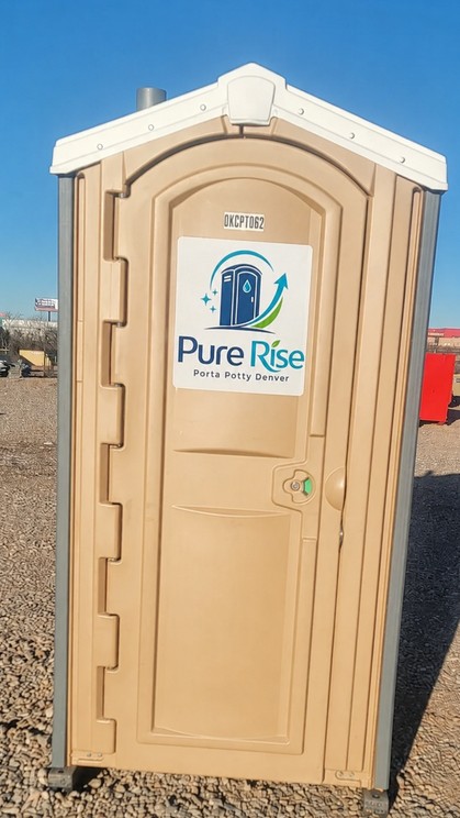 Pure Rise Porta Potty Denver standard unit on a Denver construction site